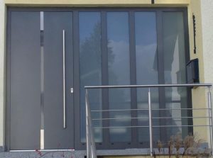 Haustür mit Seitenteil (Weinheim)